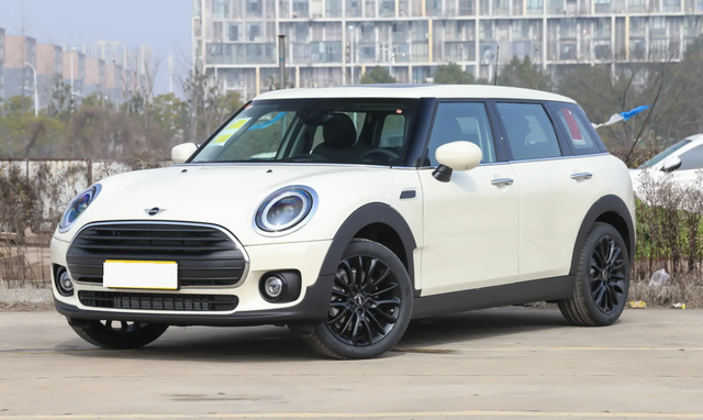 MINI CLUBMAN：外观复古可爱，1.5T引擎油耗5.9L，好开还好看