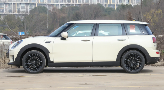 MINI CLUBMAN：外观复古可爱，1.5T引擎油耗5.9L，好开还好看